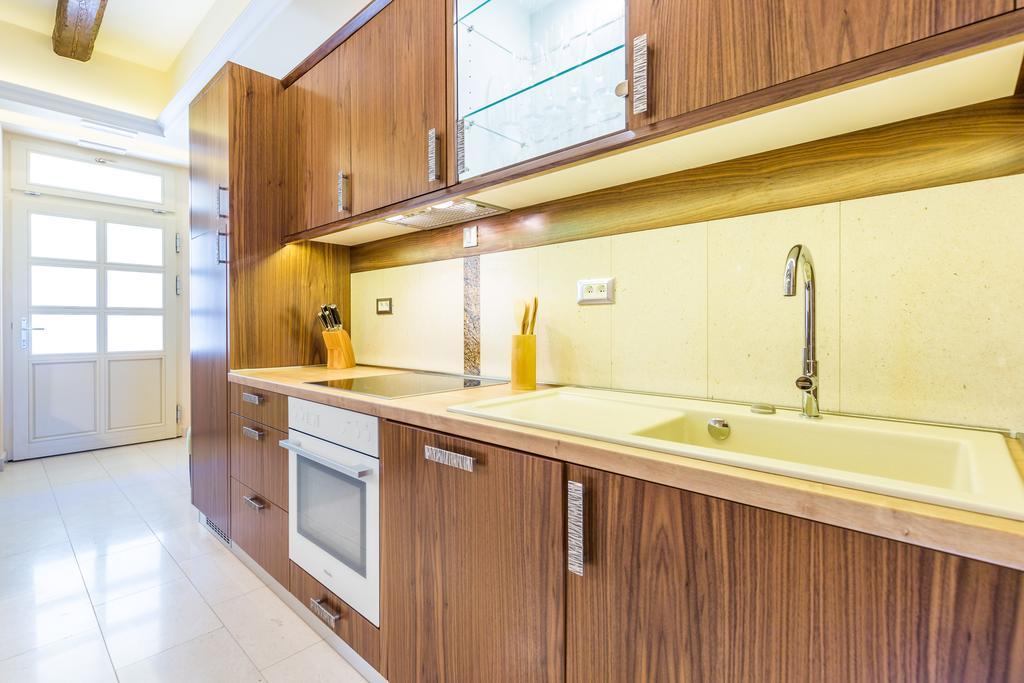 Villas Arbia Banjol Exterior photo