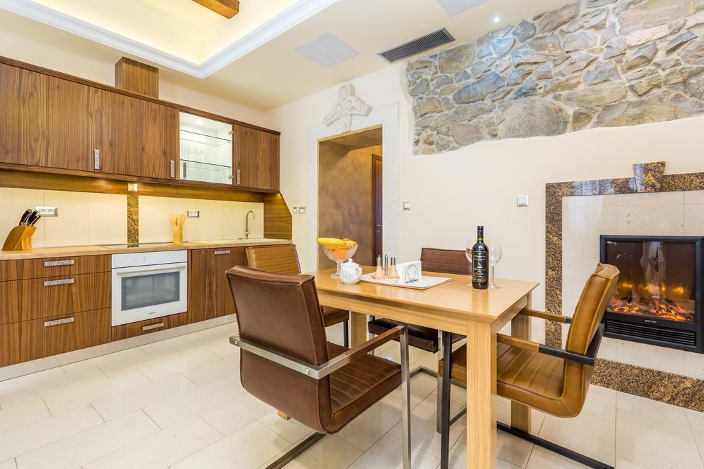 Villas Arbia Banjol Exterior photo