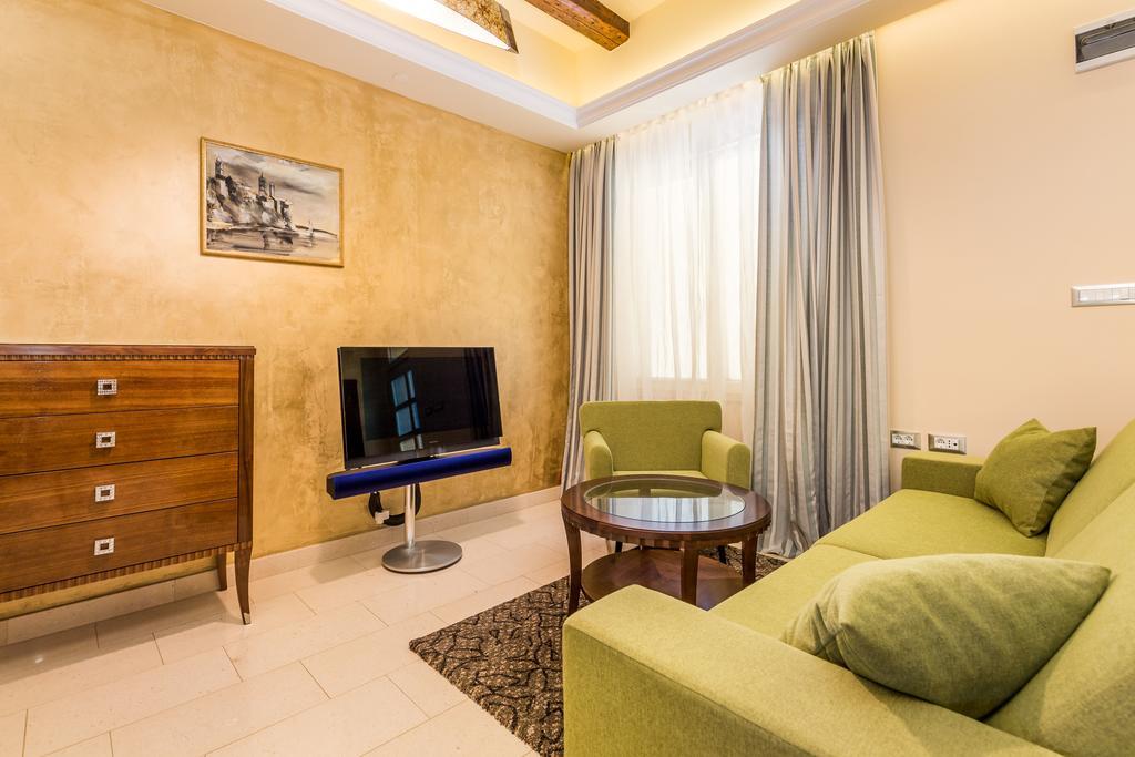 Villas Arbia Banjol Exterior photo