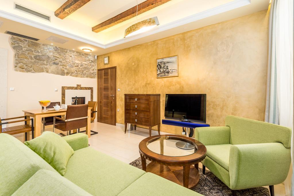 Villas Arbia Banjol Exterior photo