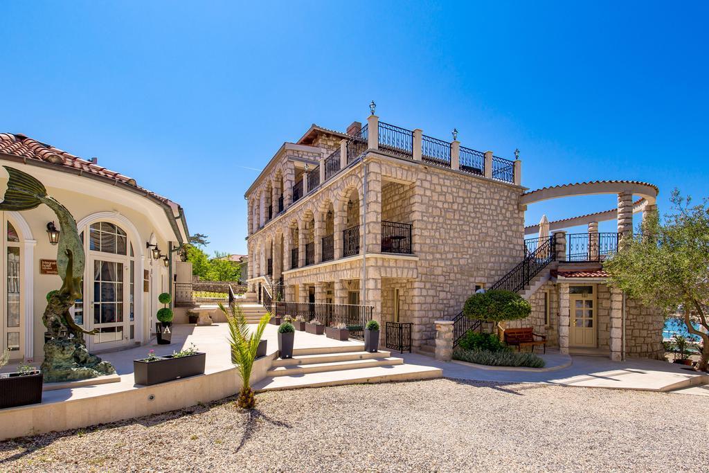 Villas Arbia Banjol Exterior photo
